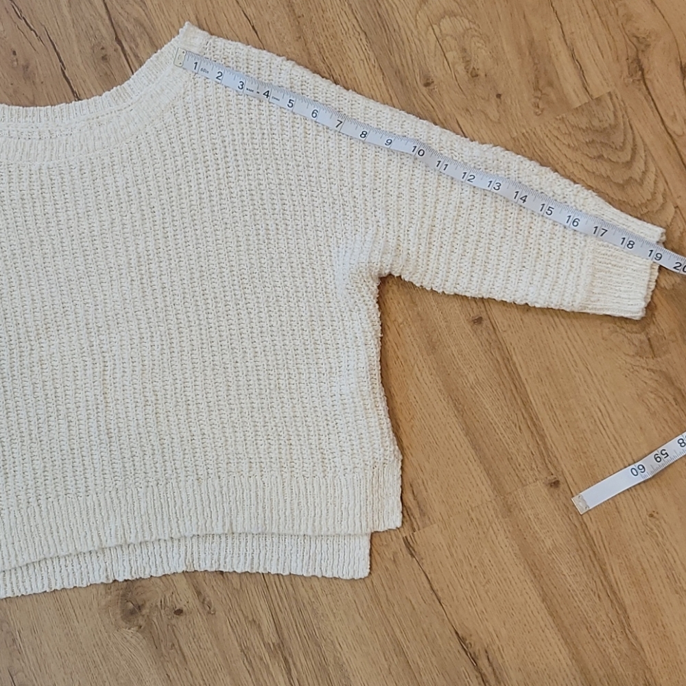Hollister Loose Knit Crop Sweater - Picture 7 of 7